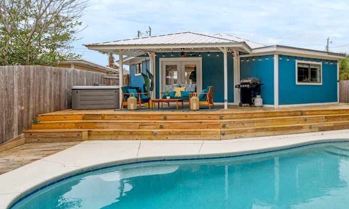 Fort Bay Cottage | Beach cottage w/private pool & hot tub