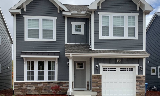 South Haven House | Beach Daze - 3 Baths, 4 Bedrooms, 5 Stars AND A NEW POOL!