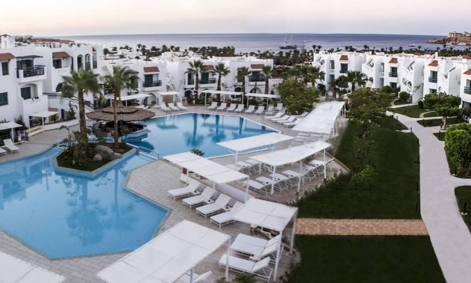 Sharm El Sheikh Hotel | Beach Escape in 3 Bright Rooms with Balcony and Near Gardens Bay Beach