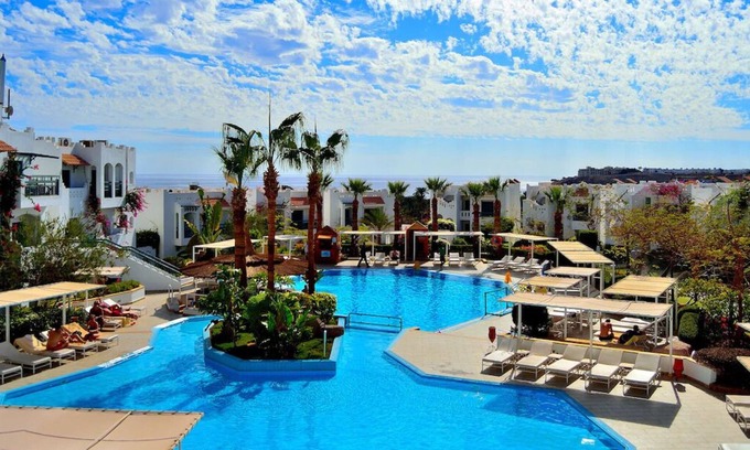 Sharm El Sheikh Hotel | Beach-Friendly Room with Water Sports and Great Dining Experience