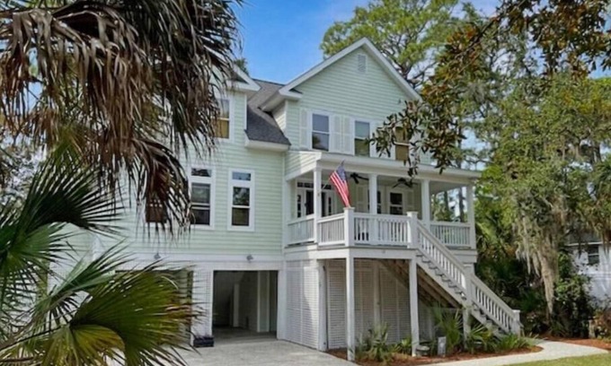Oceanmarsh Subdivision House | Beach, Fishing, Tennis, Pickleball, community pool, all amenities included.