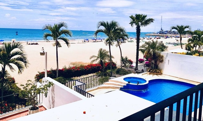 Salinas Apartment | Beach Front