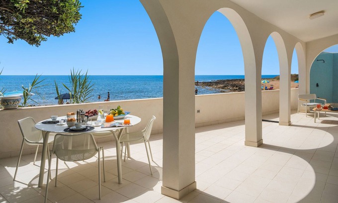 Noto Villa | Beach front villa in Calabernardo, Noto, Sicily