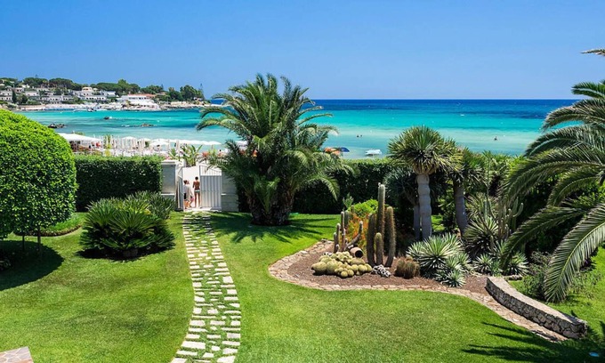 Fontane Bianche Villa | Beach front villa in Fontane Bianche