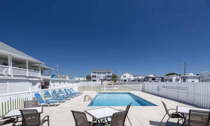 Atlantic Beach Condo | Beach Get Away 1stFloor Max6 WiFi