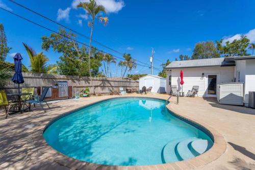Lantana House | Beach House/KING BD/Hot Tub/Pool/Fire Pit/Gym/Golf