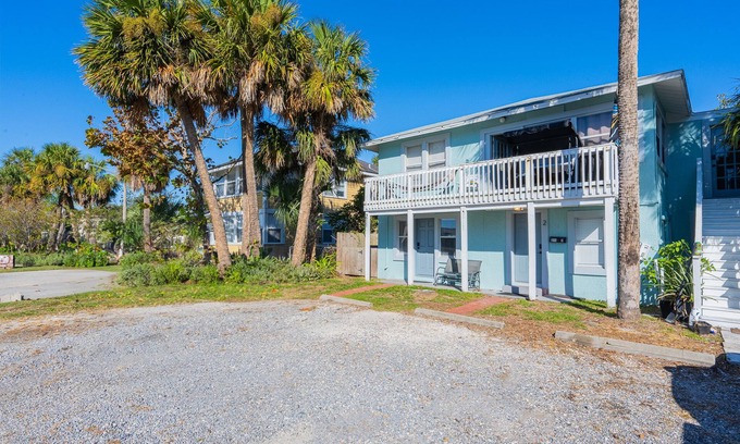 Jacksonville Beach Apartment | Beach House Retreat: Steps to the Ocean and Sand!