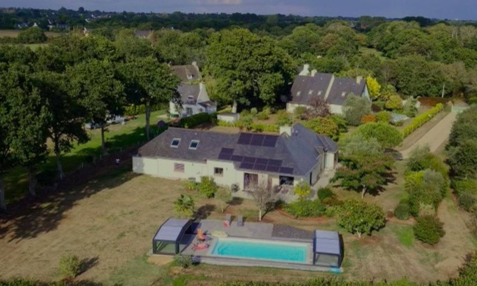 Fouesnant House | Beach house with large garden and heated pool