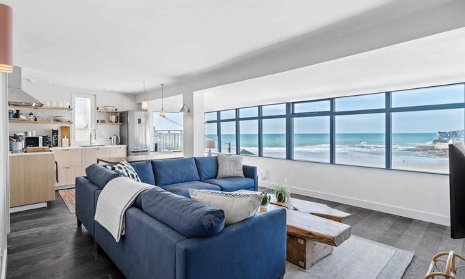 Portreath House | Beach House with Stunning Sea Views