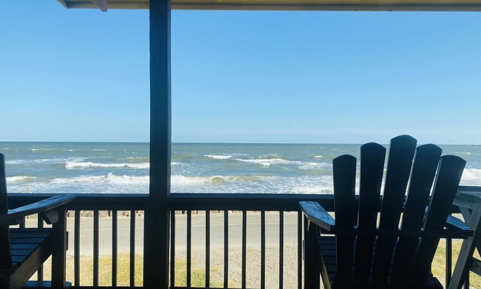 Surfside Beach House | Beach House with Ocean View