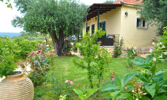 Agios Gordios House | Beach houses "Angelos" on Agios Gordios beach on Corfu