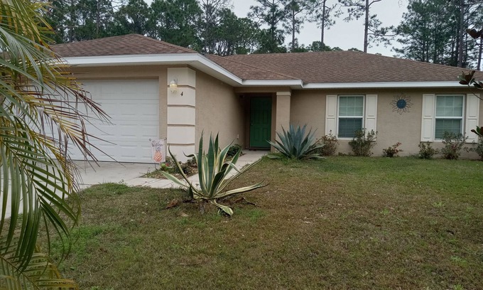 Flagler County House | Beach Just 5 Miles! Cul de Sac Home in Great Neighborhood