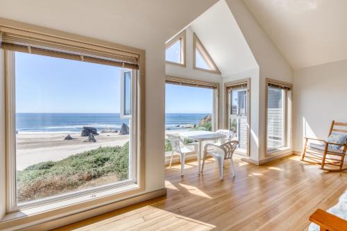Bandon Apartment | Beach Loop Condo #1 - North Unit
