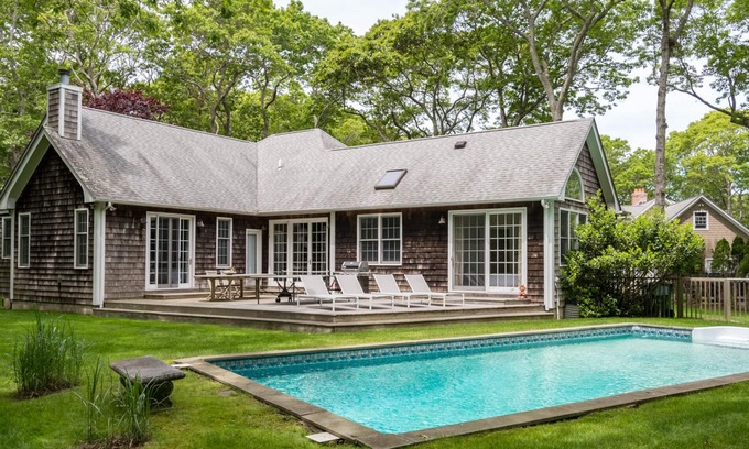 East Hampton North House | Beach nearby and pool in your backyard in this family-friendly modern home
