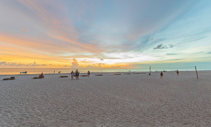 Indian Shores Condo | Beach Oasis-Direct Gulf view Balcony, renovated unit. Last min sale.