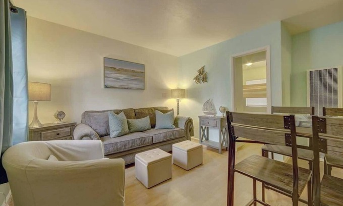 San Diego Apartment | ~Beach Oasis Steps to Sand +Roof deck View