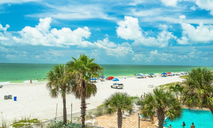 Madeira Beach Condo | Beach Place 211 Gulf Front 3 BR