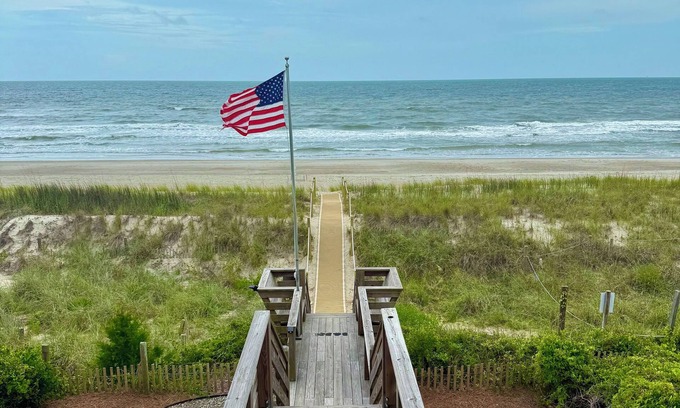 Oak Island House | Beach Please Oceanfront
