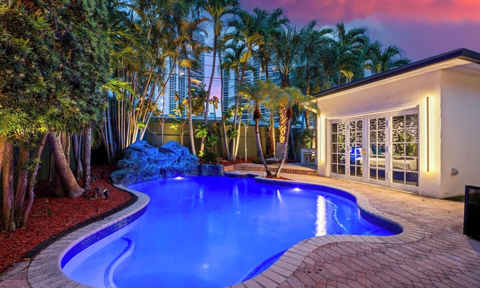 Lauderdale Beach House | Beach Pop - Steps to Beach, Heated Pool & Hot Tub