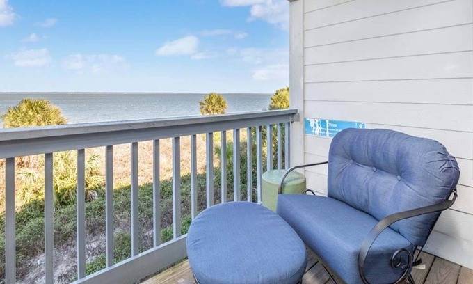 Tybee Island Condo | Beach Racquet A220 | Sunset Views, Steps to Beach