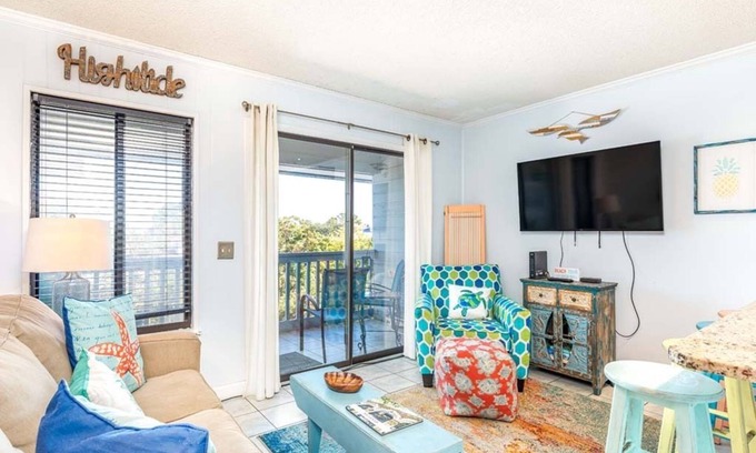 Tybee Island Condo | Beach Racquet A330 | Community Pool + Beach Access