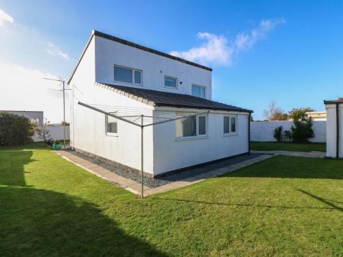 Holyhead House | Beach Reach