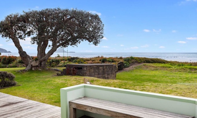 Ohope Cottage | Beach Side - Ohope Holiday Home