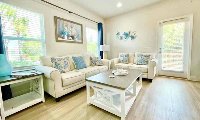 Thomas Drive House | Beach themed 3 bedroom 2 bath townhome with pool view