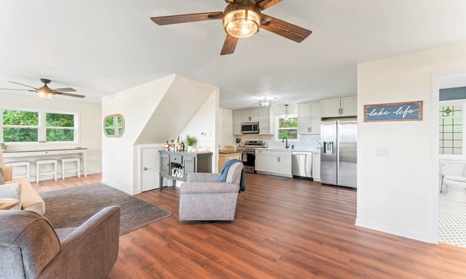 Baxter House | BEACH|Views|Hot Tub|Kayaks|Heated Plunge Pool!