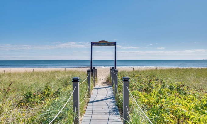 Old Orchard Beach Apartment | 'Beachfront 15' Condo on Old Orchard Beach