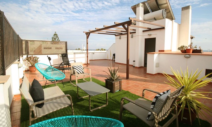 Las Acacias Apartment | Beachfront 2 bedr. +1 bathr. + terrace in the East of Malaga City (Pedregalejo)
