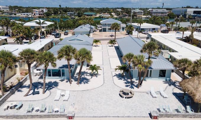 Nokomis Condo | Beachfront 2 Bedroom Condo on Casey Key