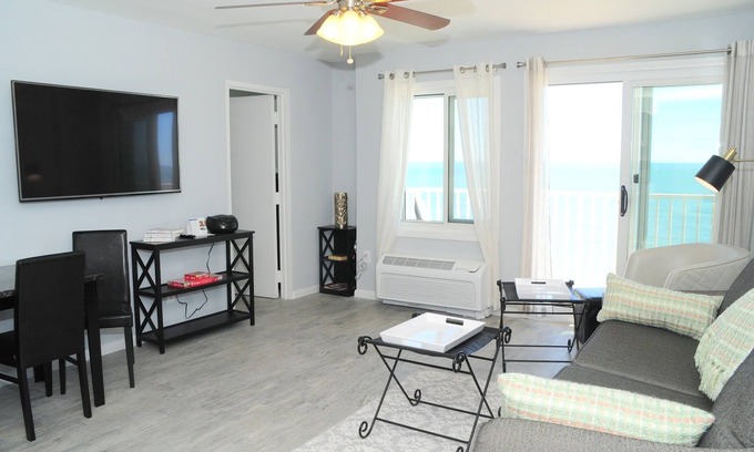 Northeast Virginia Beach Condo | Beachfront 2 Premium Bedroom with private balcony, Unit 1001