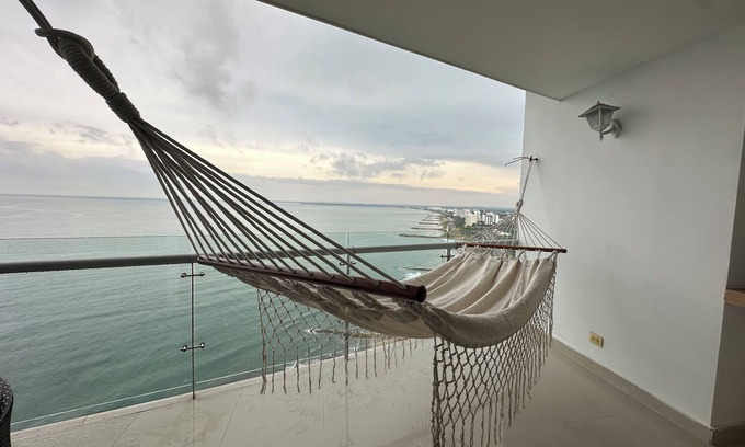 Marbella Apartment | Beachfront Apartment, Pool, Sauna, Jacuzzis, Gym. 5 Min Historical Center