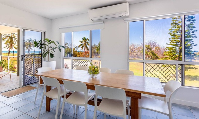 Yeppoon Villa | Beachfront Bliss on Todd!