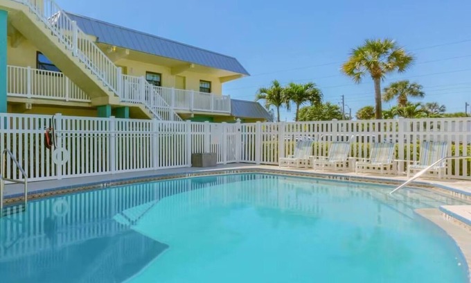 Indialantic Resort | Beachfront Bliss: Room with Direct Beach Access