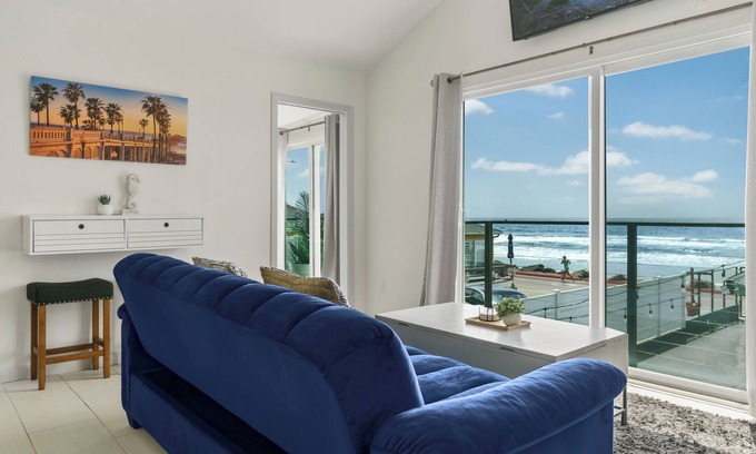 Townsite Condo | Beachfront Bliss | Shining Sea Condo on The Strand w/Ocean Views