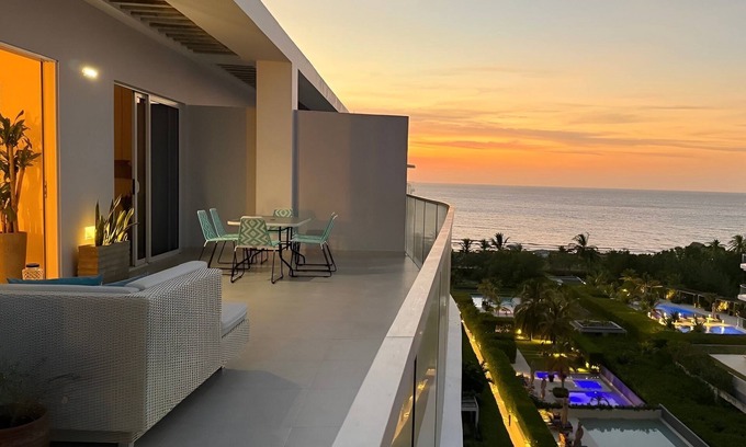 Zona Norte House | Beachfront 2BDR Apartment sea view Morros IO