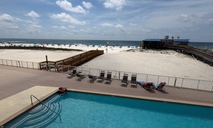 Gulf Shores Condo | BeachFront condo next to Sea n Suds. Easy to walk to lots places
