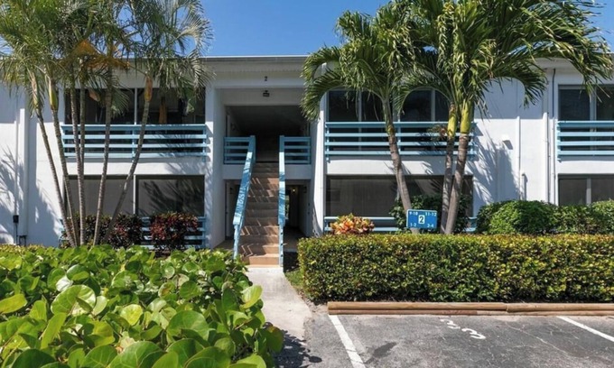 Hutchinson Island South Condo | Beachfront Hutchinson Island Condo