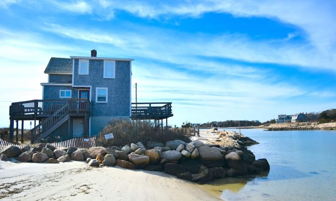 Silver Beach House | Beachfront in New Silver Beach
