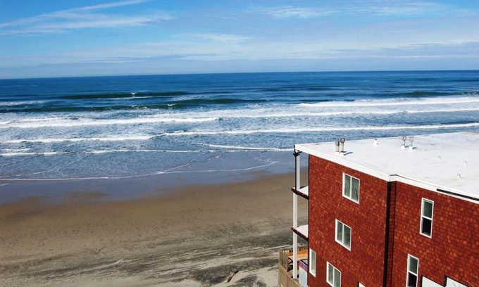 Lincoln City Hotel | Beachfront Manor Hotel