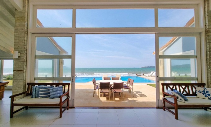 Praia Rasa Villa | Beachfront property in Buzios - Buz007