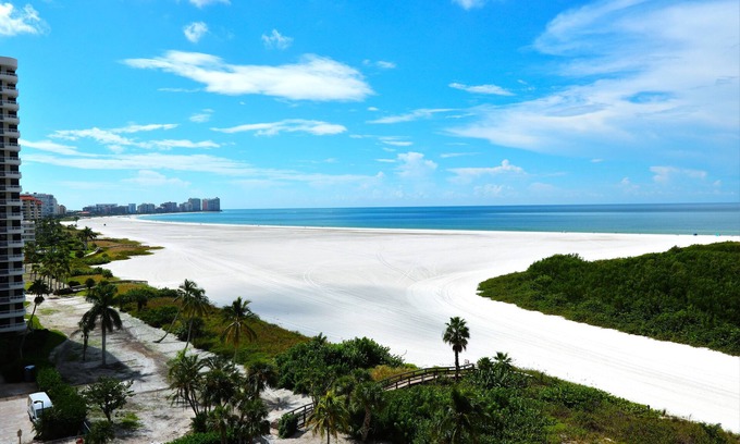 Marco Island Condo | Beachfront Remodeled Condo
