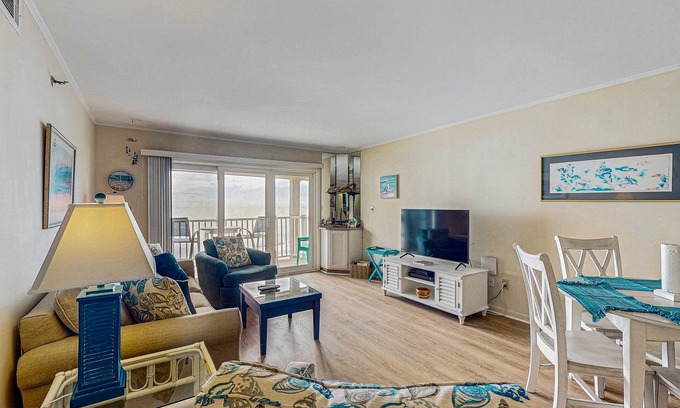 Sneads Ferry Condo | Beachfront Topsail Dunes condo - oceanfront pool - AC, WiFi, washer/dryer