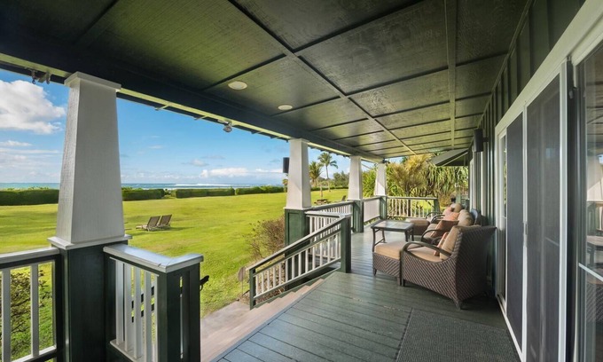 Hanalei House | Beachfront Vacation Rental with AC throughout