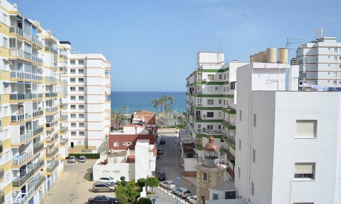 Torre del Mar Apartment | Beachside Apartment in Torre del Mar - 2 Bedrooms, Pool, Terrace, A/C