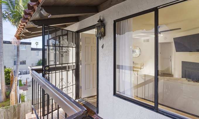 Point Loma Heights Condo | Beachside Bliss: Cozy Condo with Fireworks View