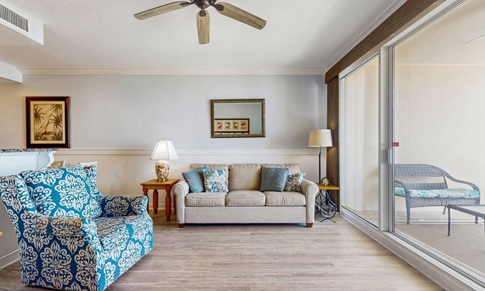 Fort Morgan Condo | Beachside Condo in Prime Location w/Free WiFi, Shared Pool & Hot Tub, Central AC