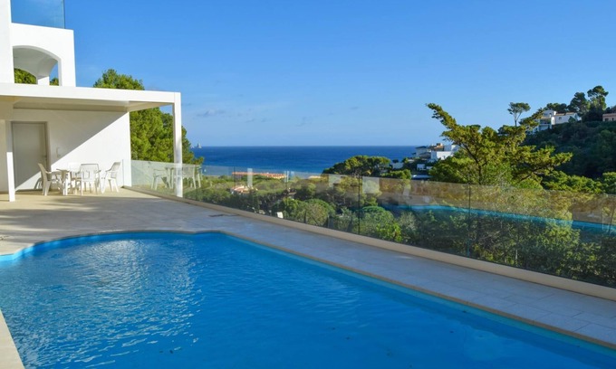 Pals Ski Chalet | Beachside detached villa, sea views, pool ,broadband and A/C
